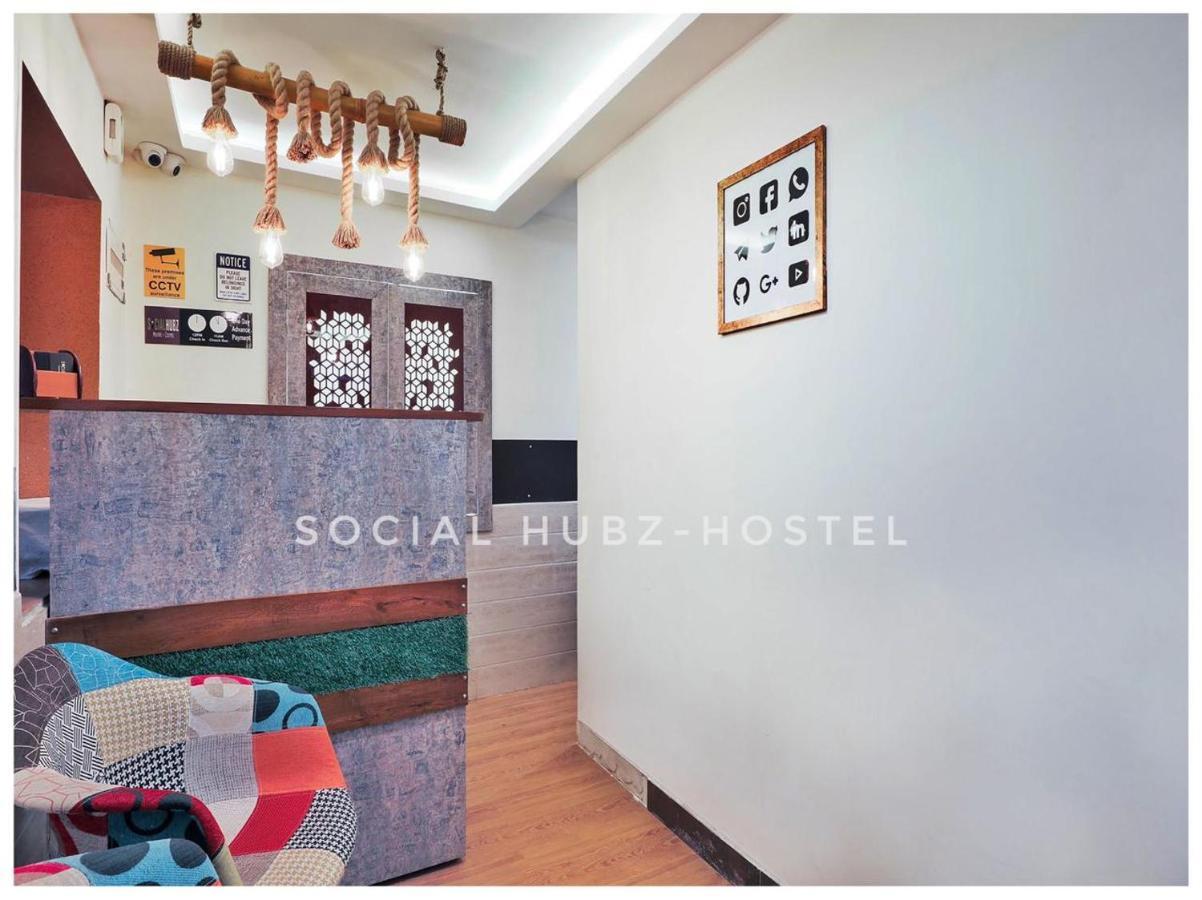 Social Hubz Hostel Мумбаи Экстерьер фото