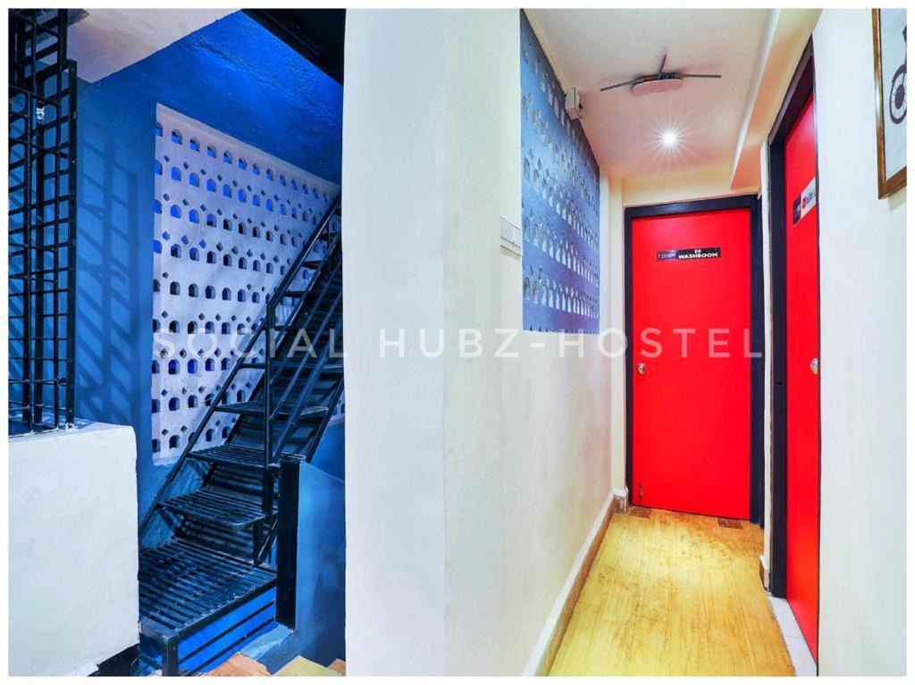 Social Hubz Hostel Мумбаи Экстерьер фото