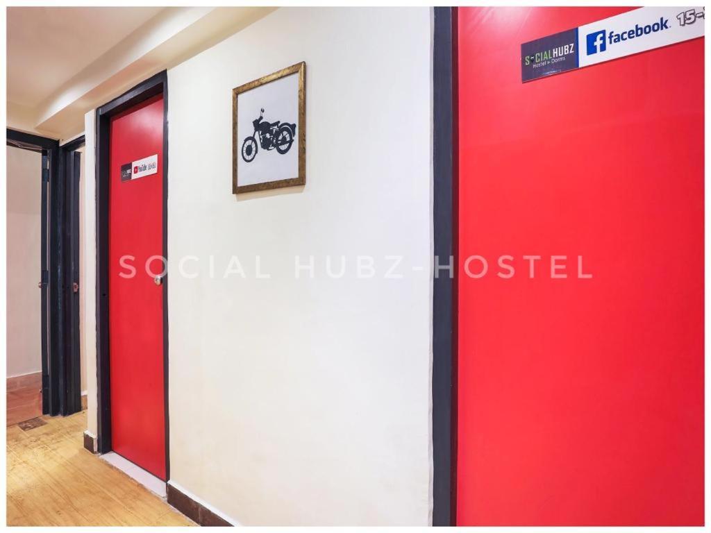 Social Hubz Hostel Мумбаи Экстерьер фото