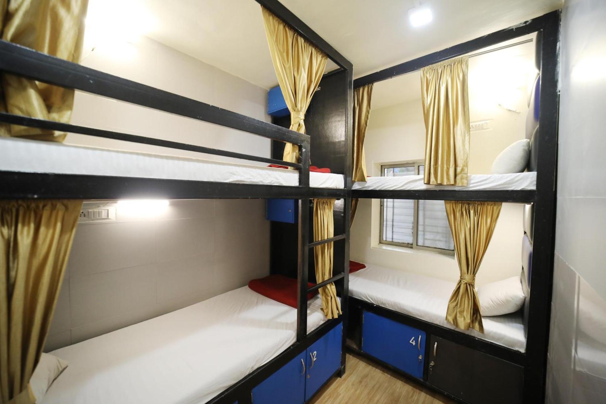 Social Hubz Hostel Мумбаи Экстерьер фото