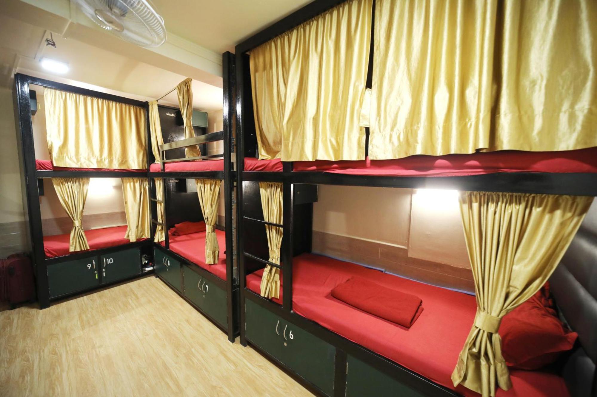 Social Hubz Hostel Мумбаи Экстерьер фото